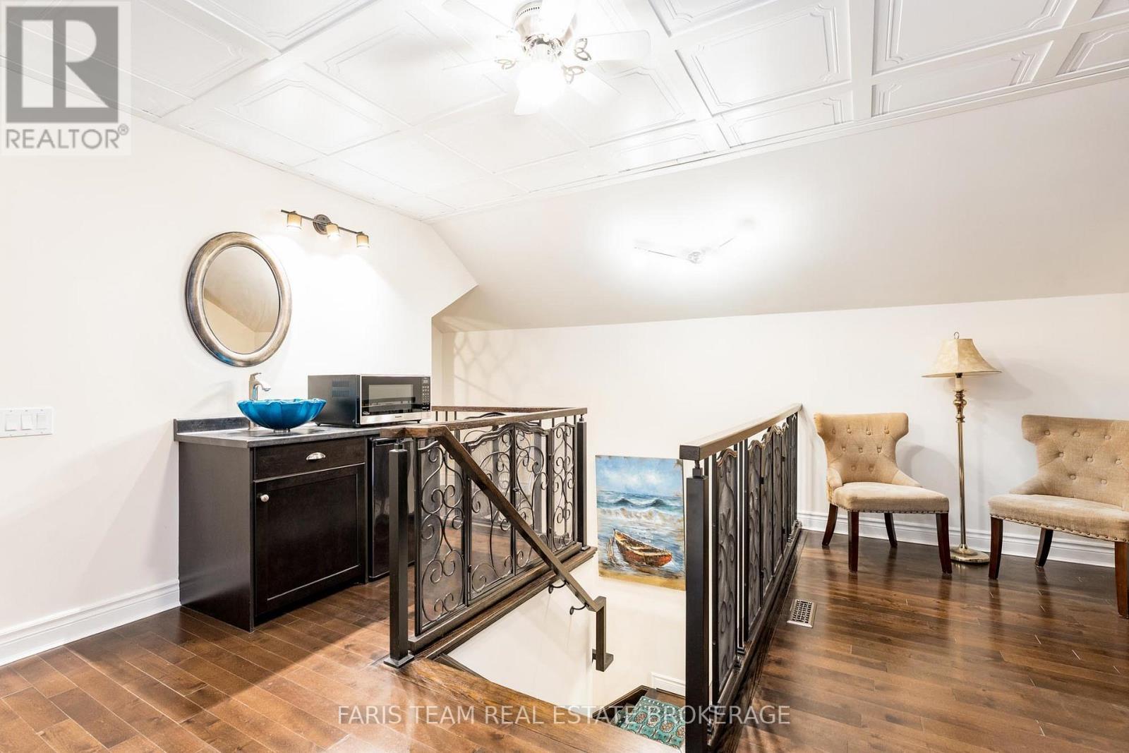10 Wilton Trail, Aurora, ON - Indoor Photo Showing Other Room