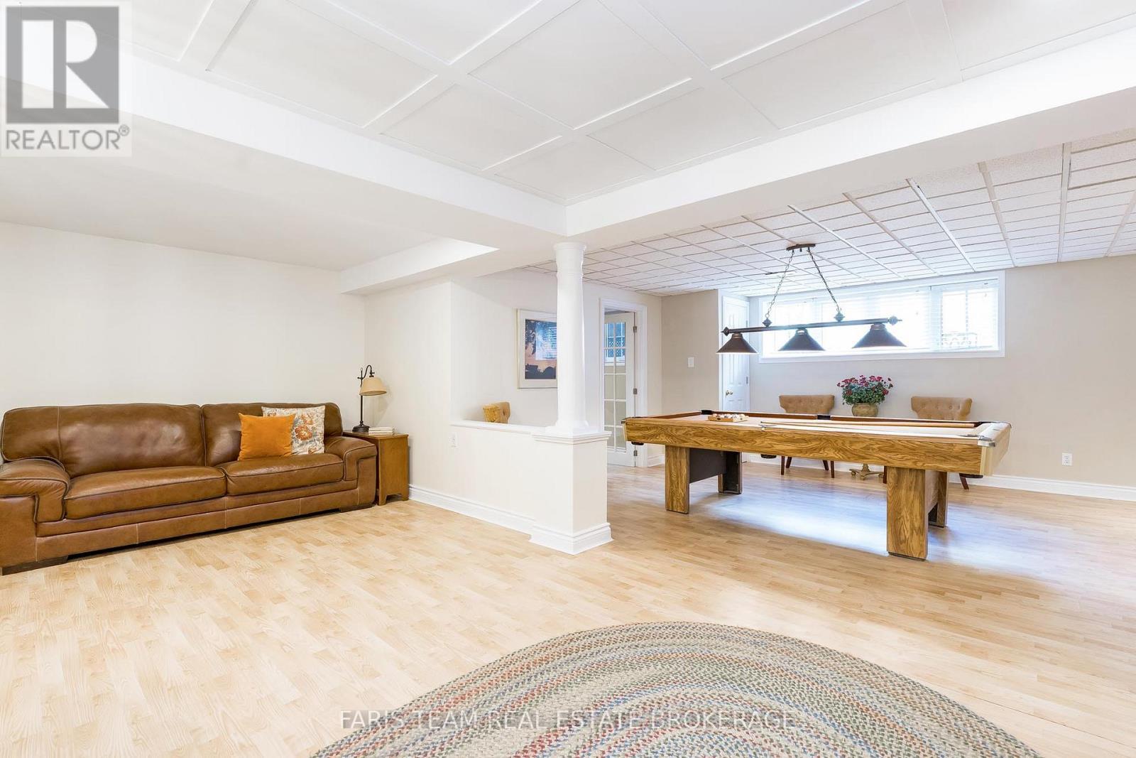 10 Wilton Trail, Aurora, ON - Indoor
