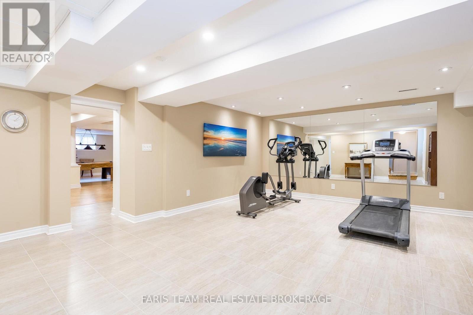 10 Wilton Trail, Aurora, ON - Indoor Photo Showing Gym Room