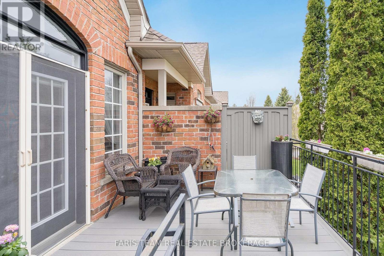 10 Wilton Trail, Aurora, ON - Outdoor With Deck Patio Veranda With Exterior