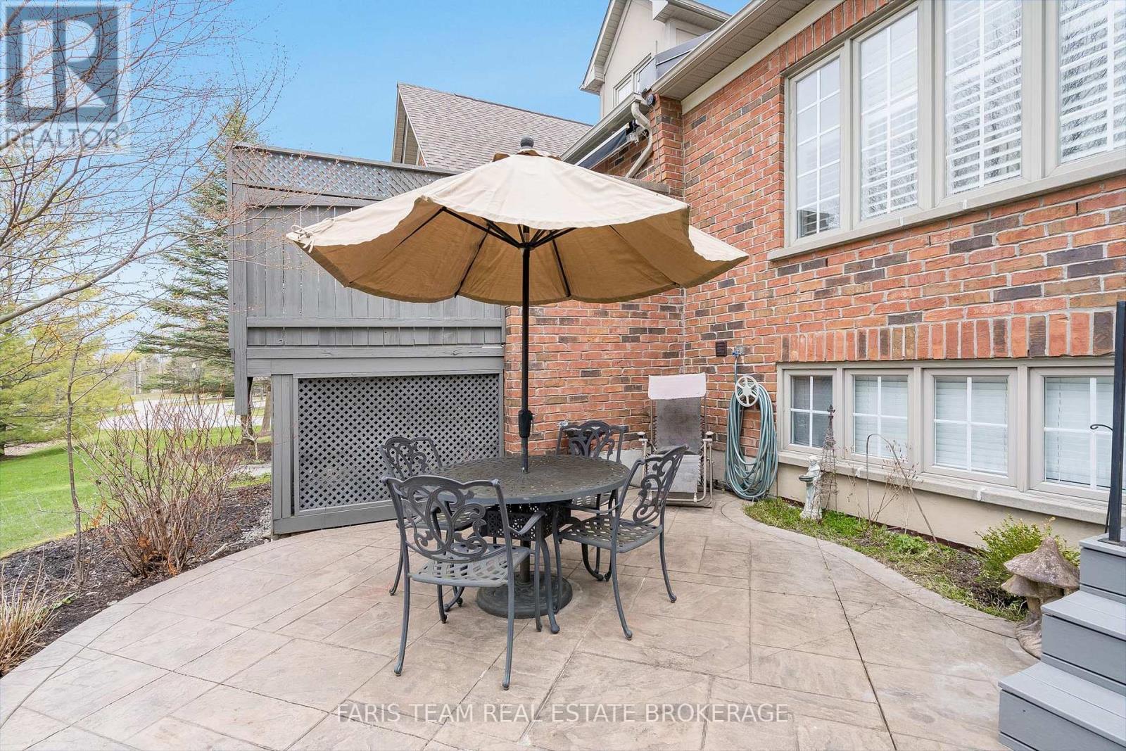 10 Wilton Trail, Aurora, ON - Outdoor With Deck Patio Veranda With Exterior