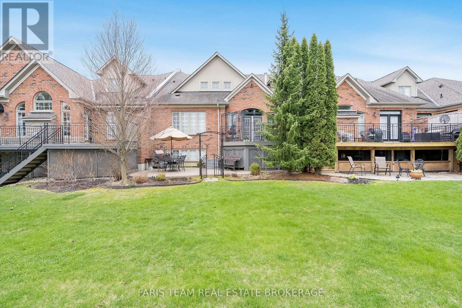 10 Wilton Trail, Aurora, ON - Outdoor With Deck Patio Veranda