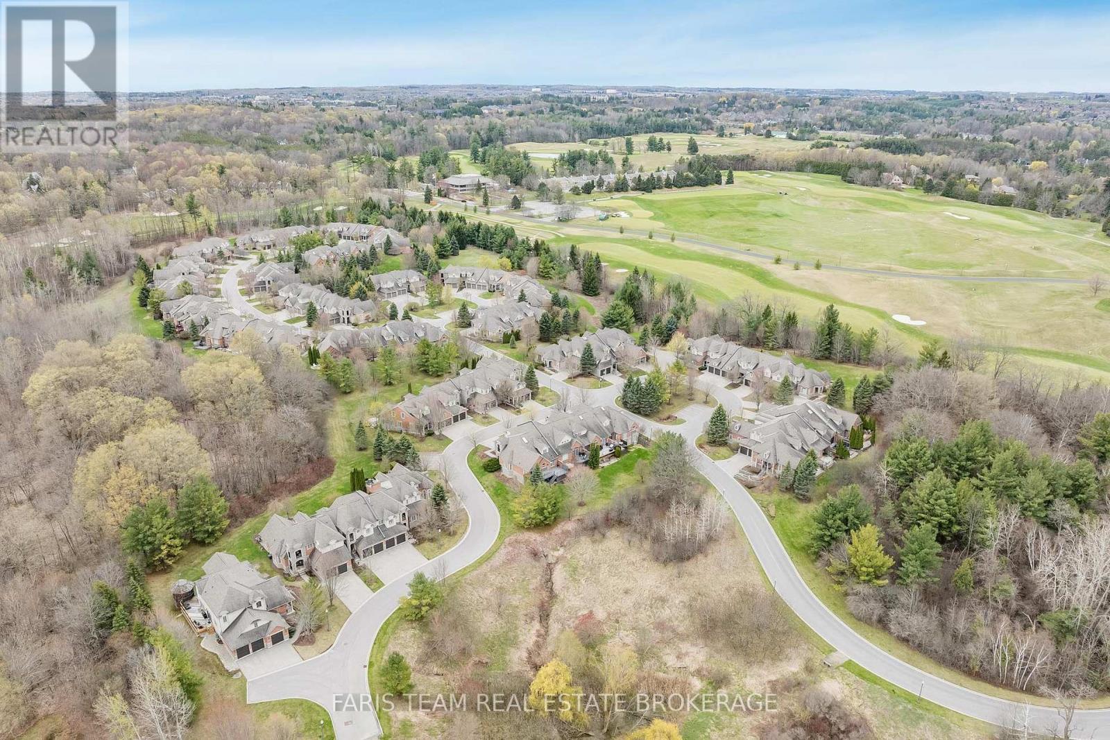10 Wilton Trail, Aurora, ON - Outdoor With View