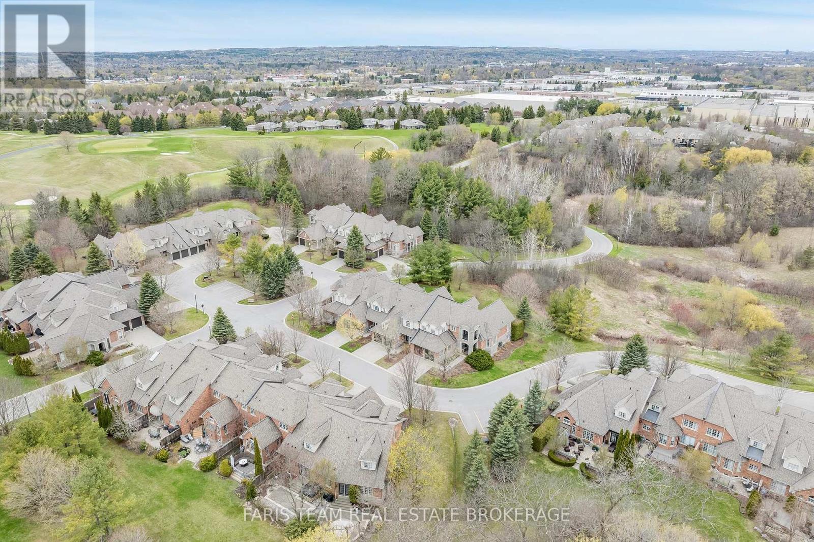 10 Wilton Trail, Aurora, ON - Outdoor With View