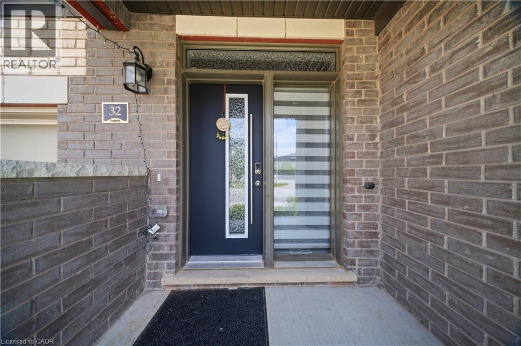 166 Deerpath Drive Unit# 32, Guelph, ON - With Exterior