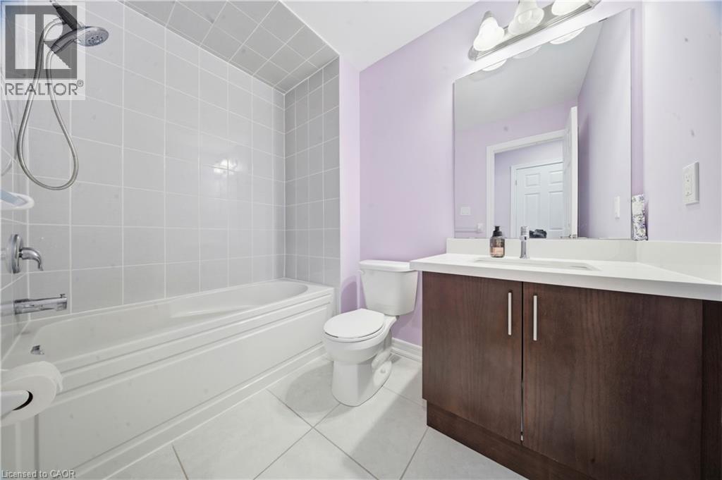 166 Deerpath Drive Unit# 32, Guelph, ON - Indoor Photo Showing Bathroom