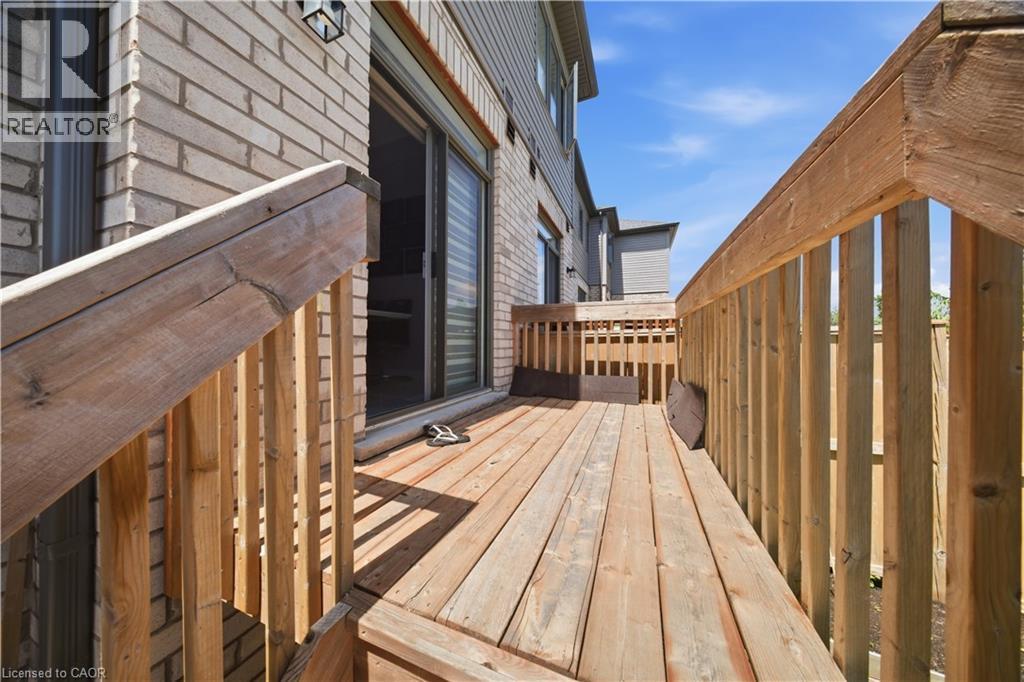166 Deerpath Drive Unit# 32, Guelph, ON - Outdoor With Deck Patio Veranda With Exterior