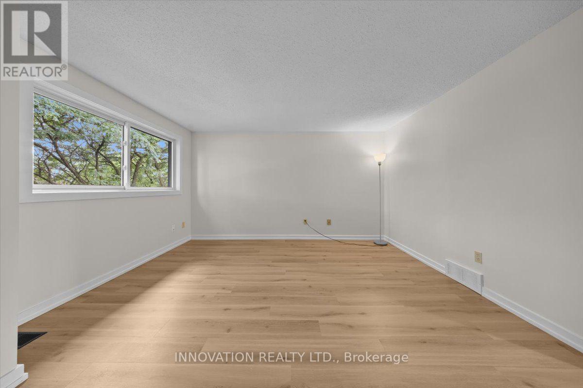 2 - 76 Esterlawn Private, Ottawa, ON - Indoor Photo Showing Other Room