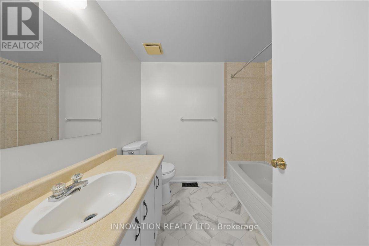 2 - 76 Esterlawn Private, Ottawa, ON - Indoor Photo Showing Bathroom