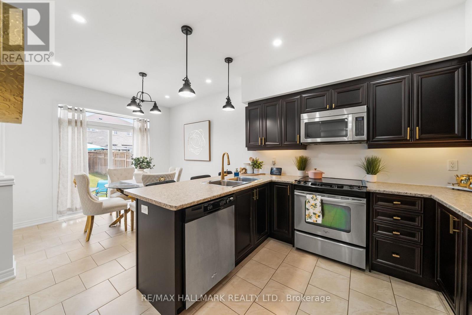 stainless steel appliances. - 152 Mcdonald Crescent, Clarington, ON - Indoor Photo Showing Kitchen With Double Sink With Upgraded Kitchen