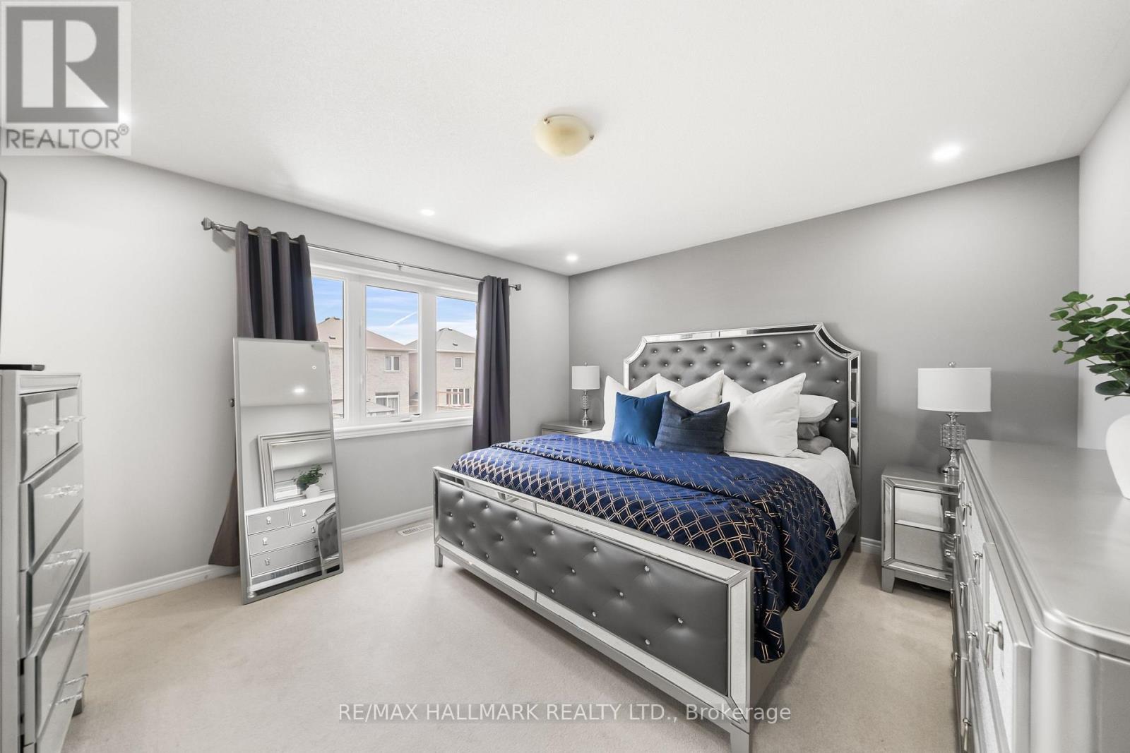large primary! - 152 Mcdonald Crescent, Clarington, ON - Indoor Photo Showing Bedroom