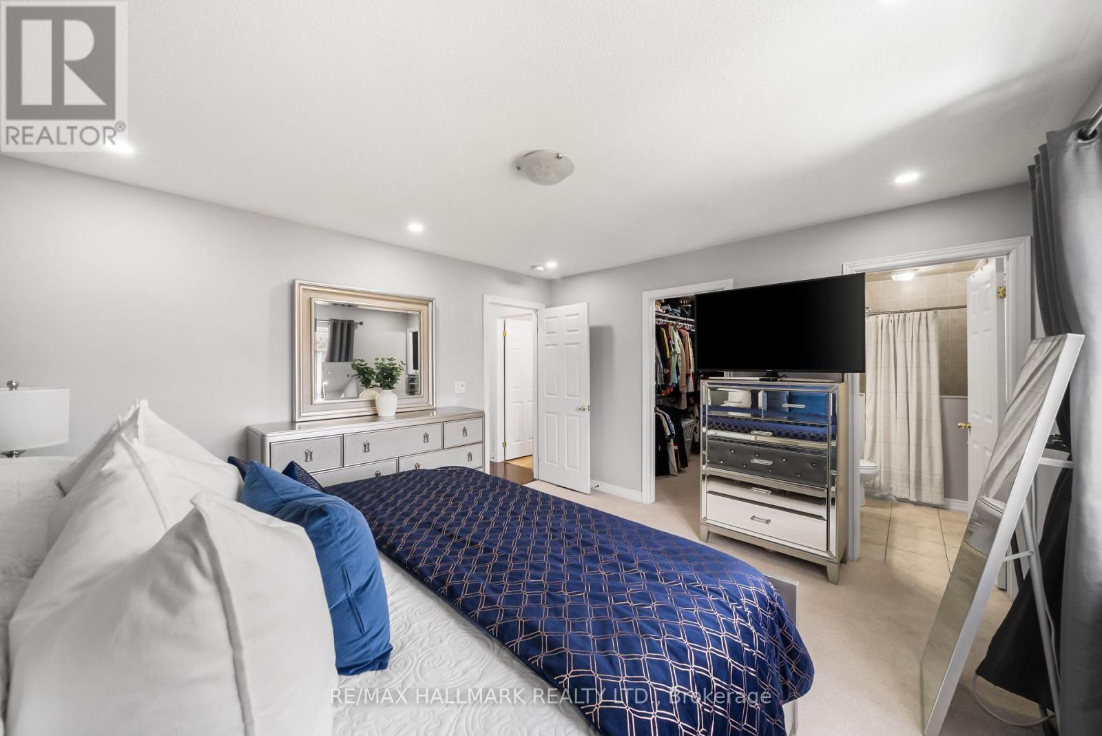Easily Fit for a King or Queen! - 152 Mcdonald Crescent, Clarington, ON - Indoor Photo Showing Bedroom