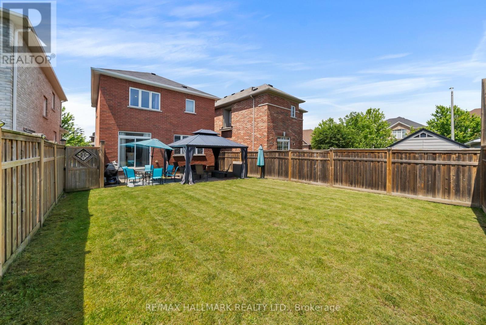 152 Mcdonald Crescent, Clarington, ON - Outdoor