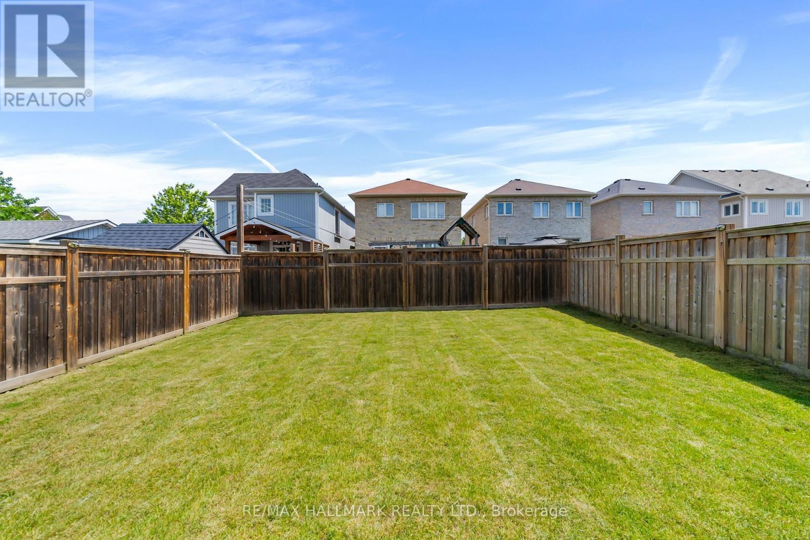 beautiful backyrd. - 152 Mcdonald Crescent, Clarington, ON - Outdoor