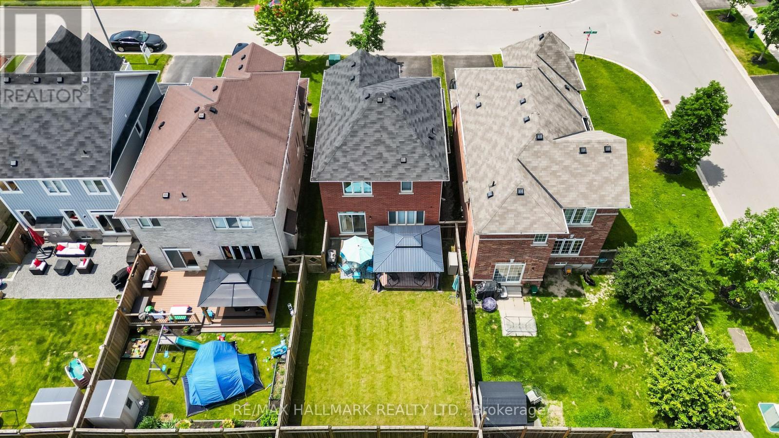 152 Mcdonald Crescent, Clarington, ON - Outdoor