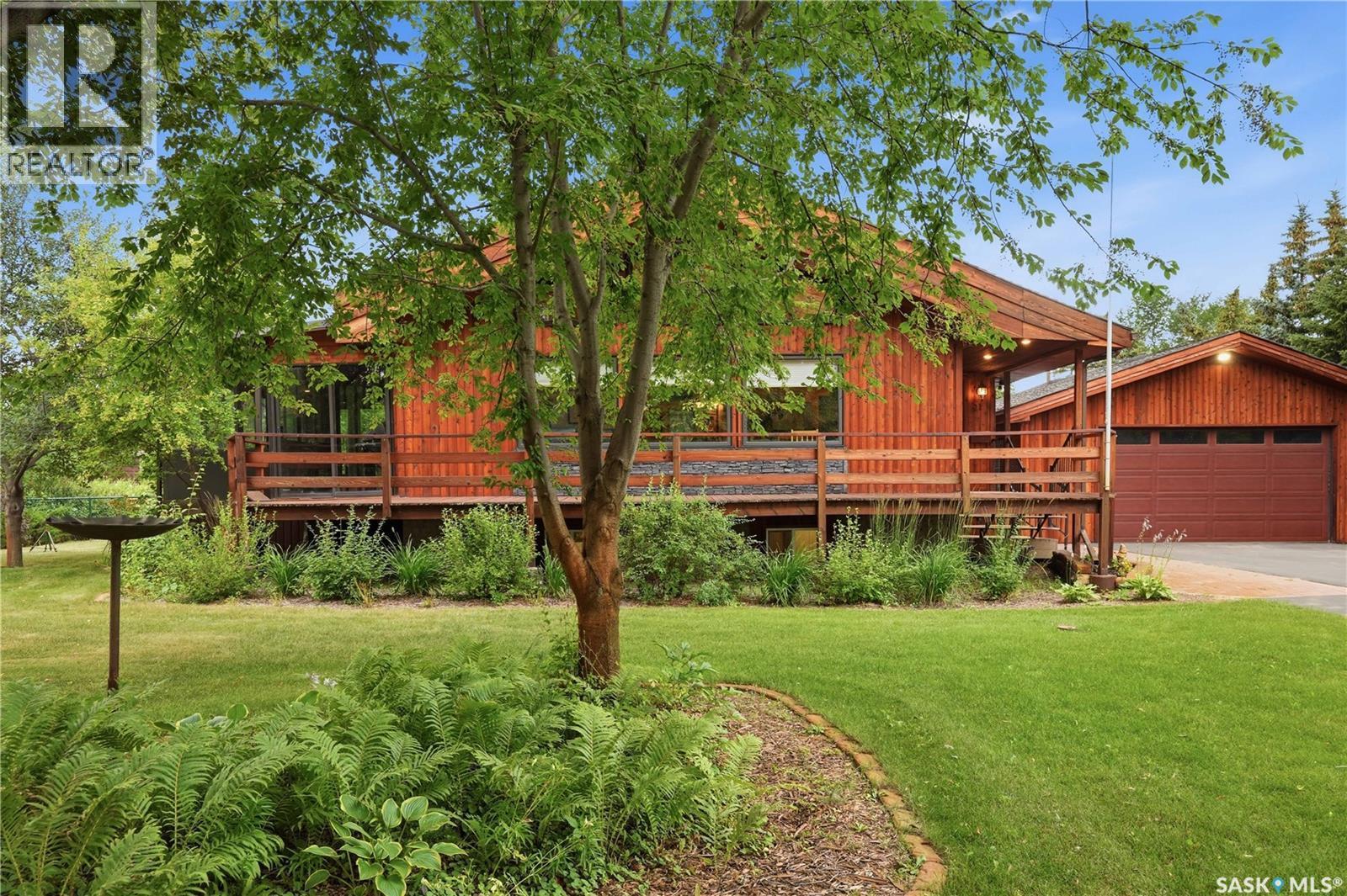 21 Meadow Road, White City, SK - Outdoor With Deck Patio Veranda