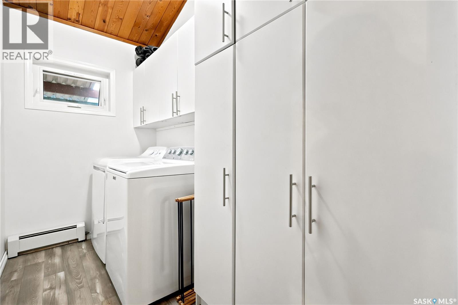 21 Meadow Road, White City, SK - Indoor Photo Showing Laundry Room