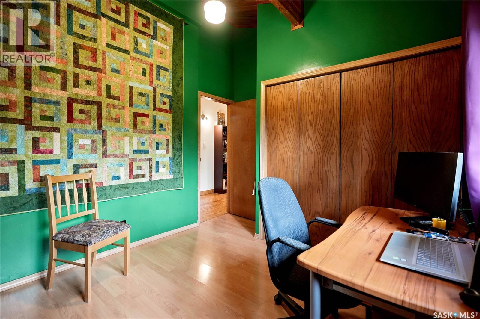 21 Meadow Road, White City, SK - Indoor Photo Showing Office