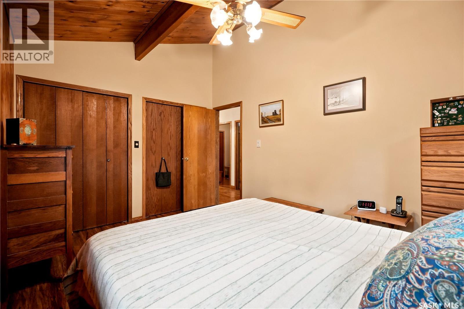 21 Meadow Road, White City, SK - Indoor Photo Showing Bedroom
