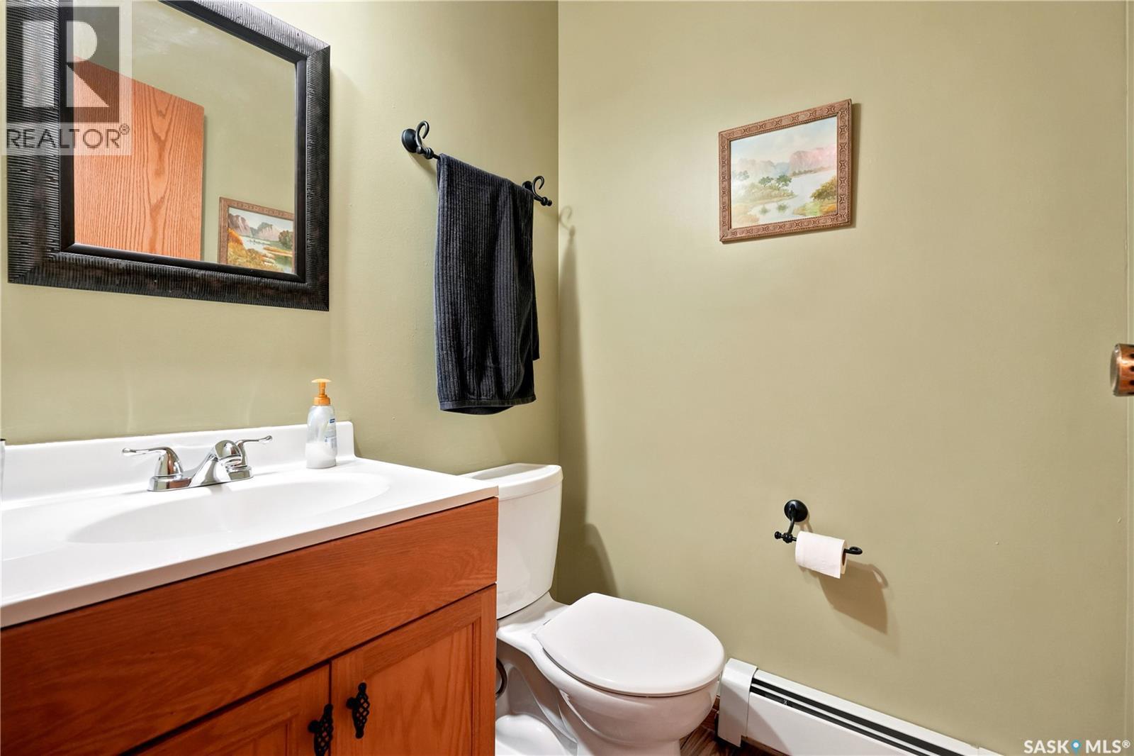 21 Meadow Road, White City, SK - Indoor Photo Showing Bathroom
