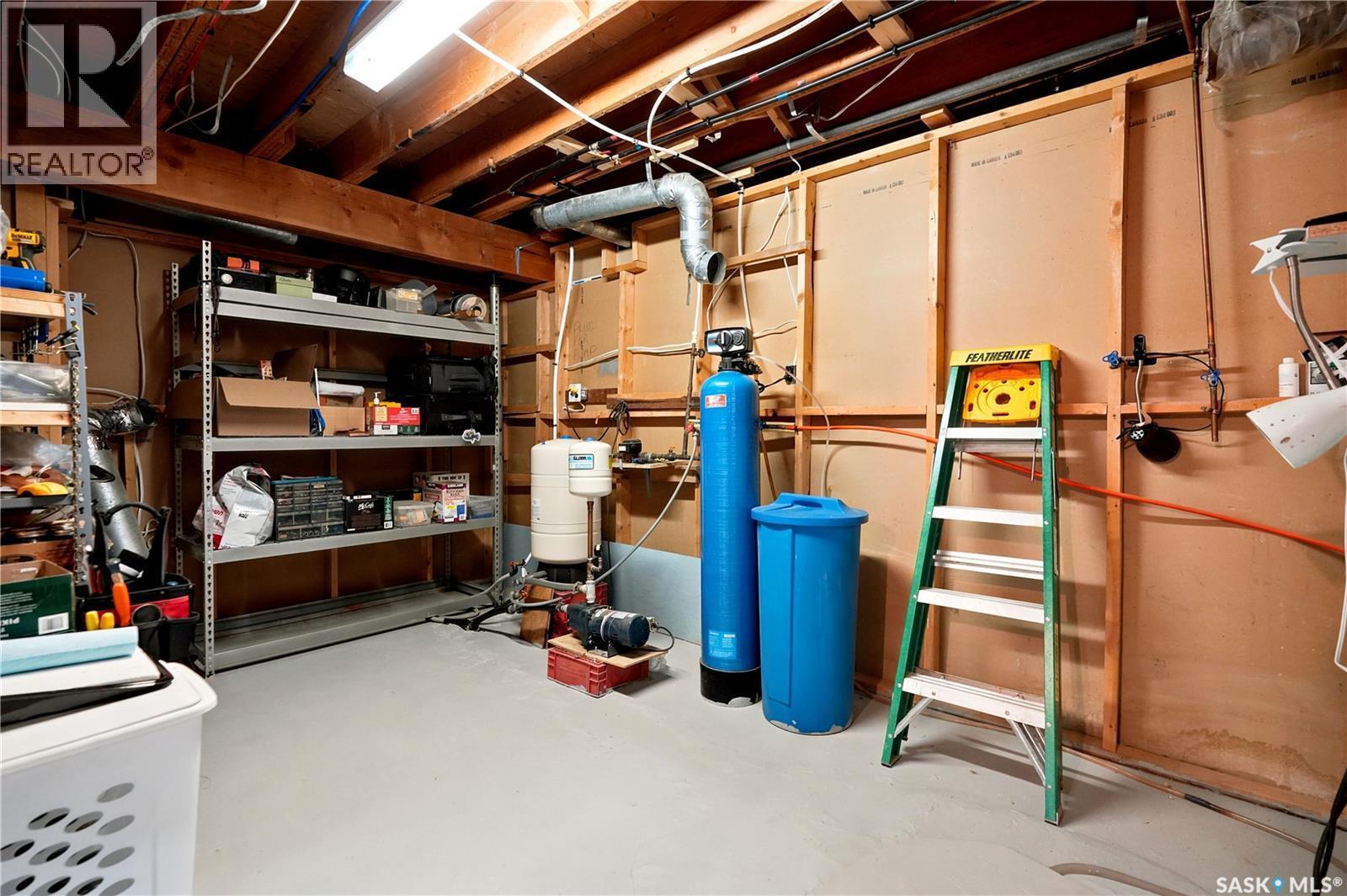 21 Meadow Road, White City, SK - Indoor Photo Showing Basement