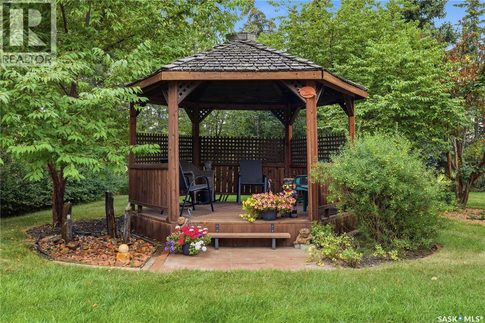 21 Meadow Road, White City, SK - Outdoor With Deck Patio Veranda With Backyard