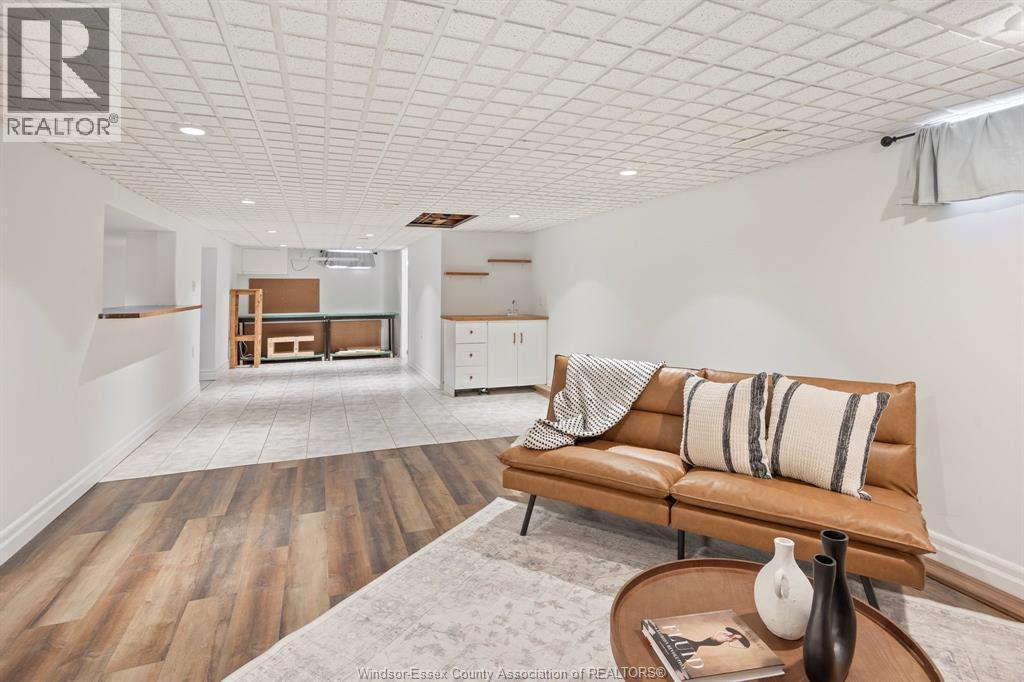 850 Greendale Drive, Windsor, ON - Indoor