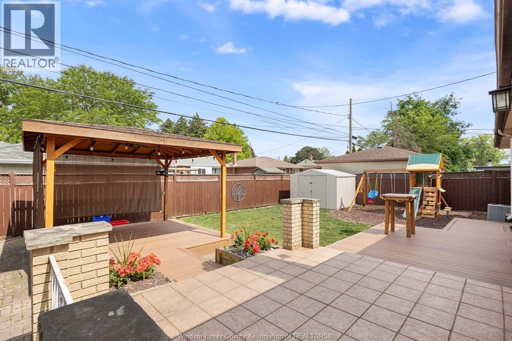 850 Greendale Drive, Windsor, ON - Outdoor With Deck Patio Veranda
