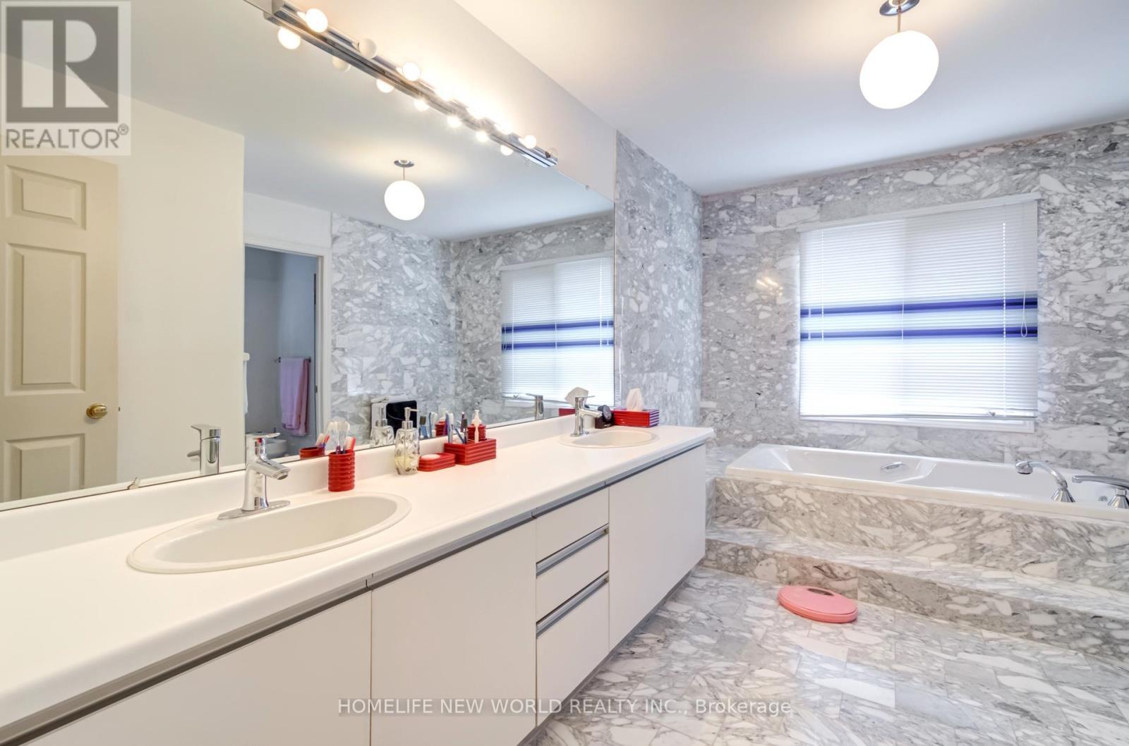 4 Tarbert Road, Toronto, ON - Indoor Photo Showing Bathroom