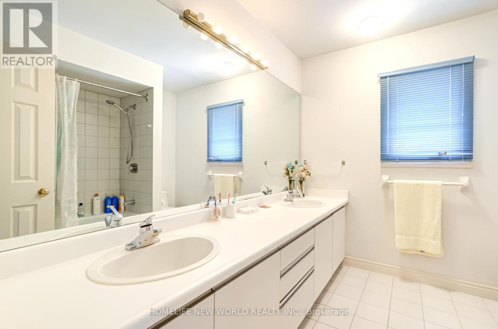 4 Tarbert Road, Toronto, ON - Indoor Photo Showing Bathroom
