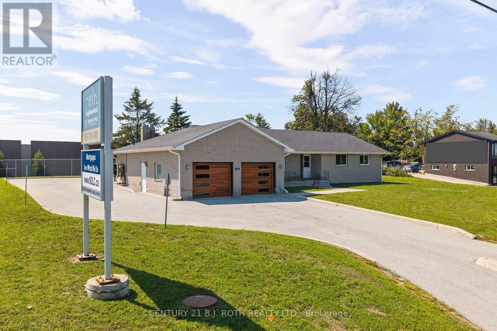 355 Mapleview Drive W, Barrie, ON