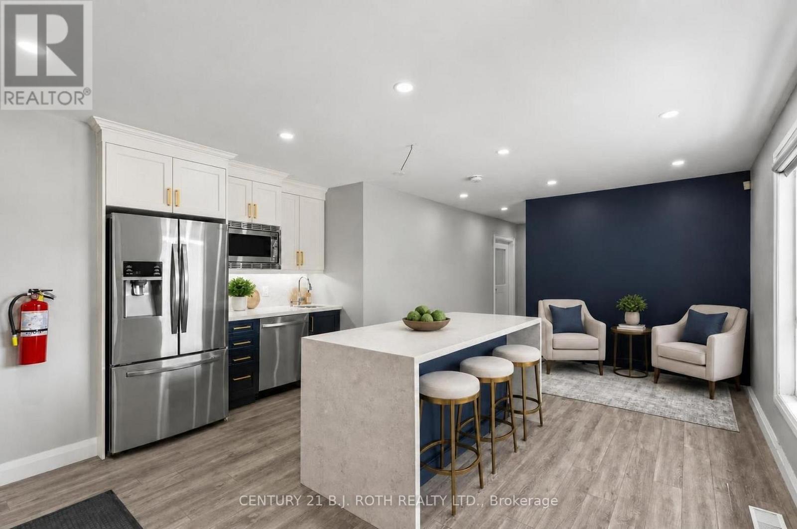 355 Mapleview Drive W, Barrie, ON