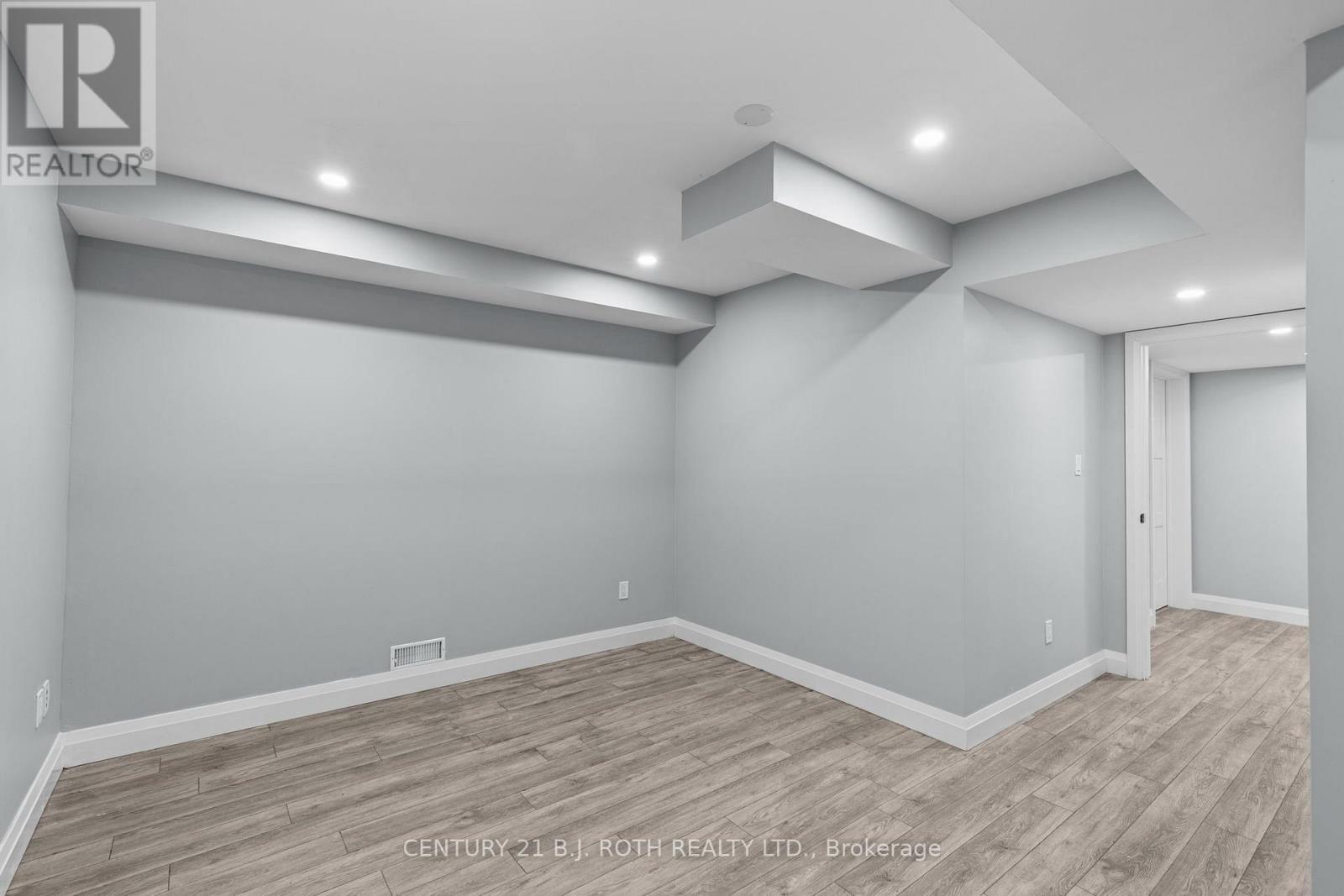 office 9 / storage - 355 Mapleview Drive W, Barrie, ON