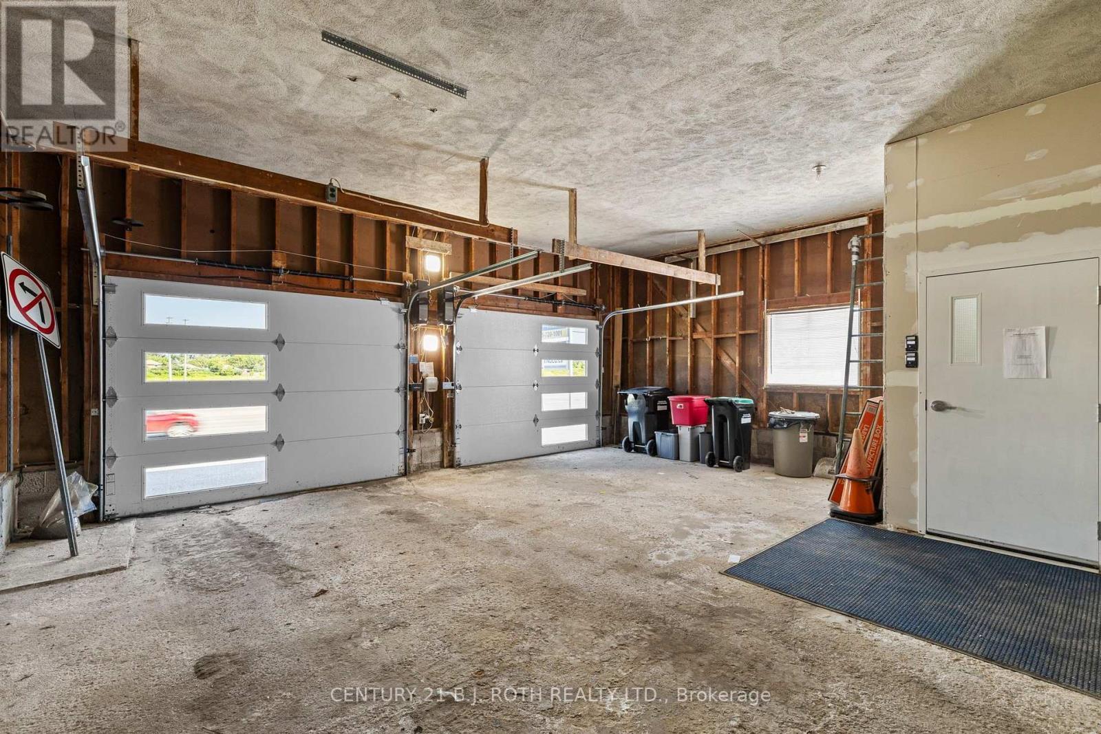 355 Mapleview Drive W, Barrie, ON