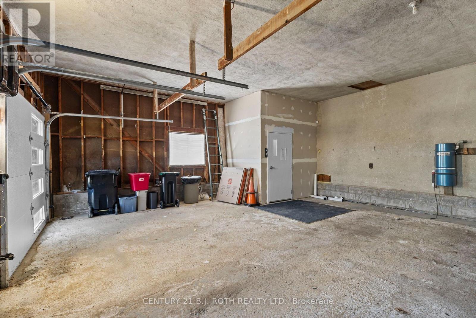 355 Mapleview Drive W, Barrie, ON