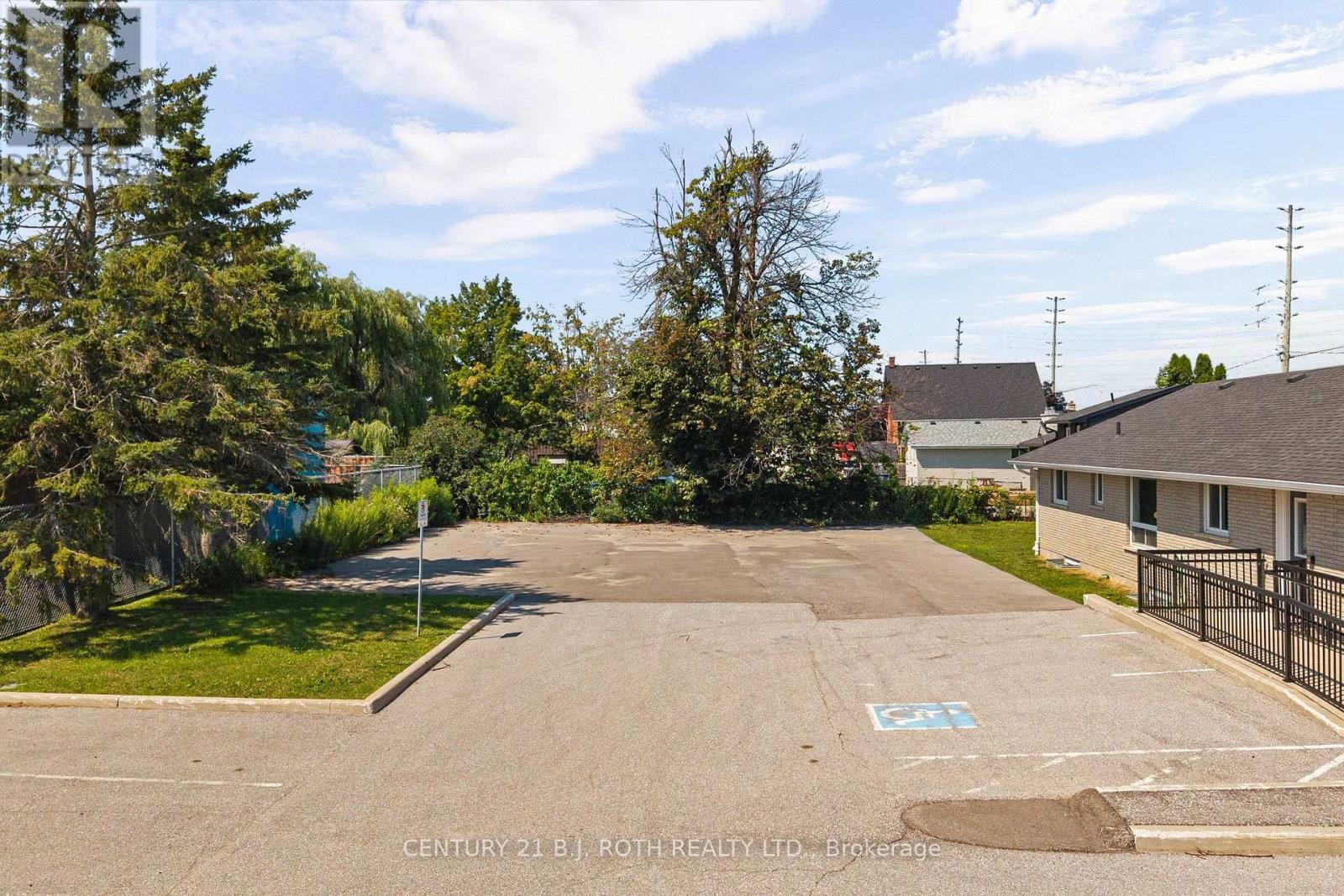 355 Mapleview Drive W, Barrie, ON