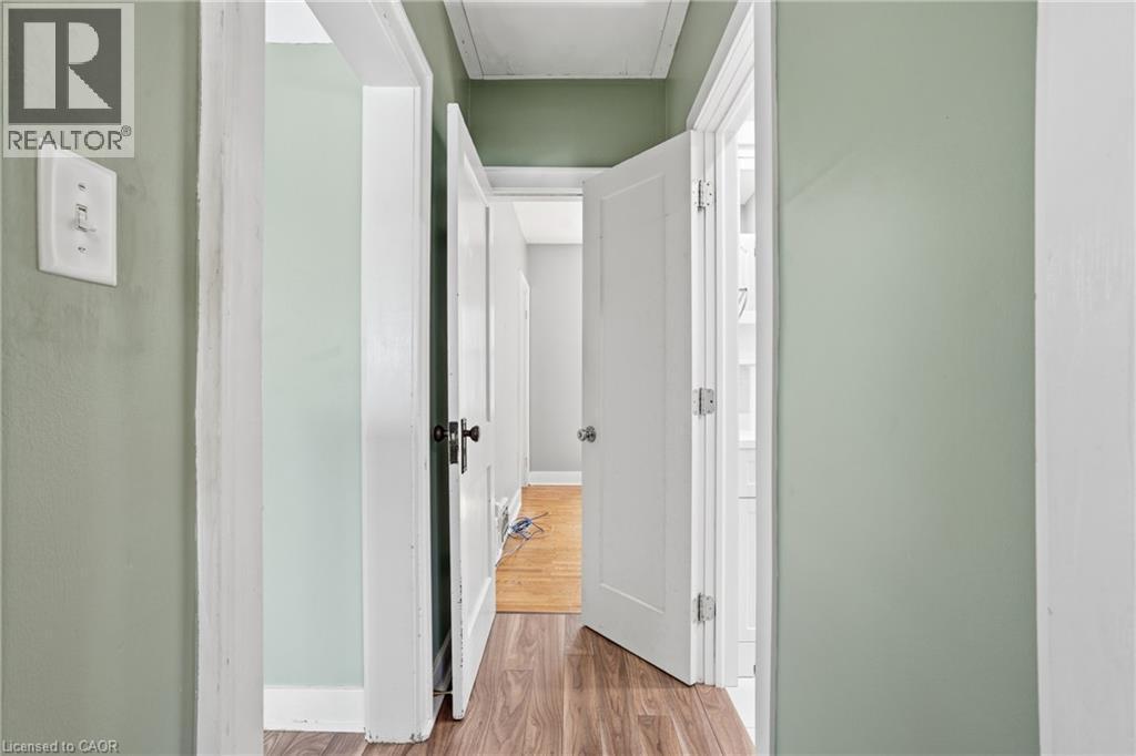 96 Paling Avenue, Hamilton, ON - Indoor