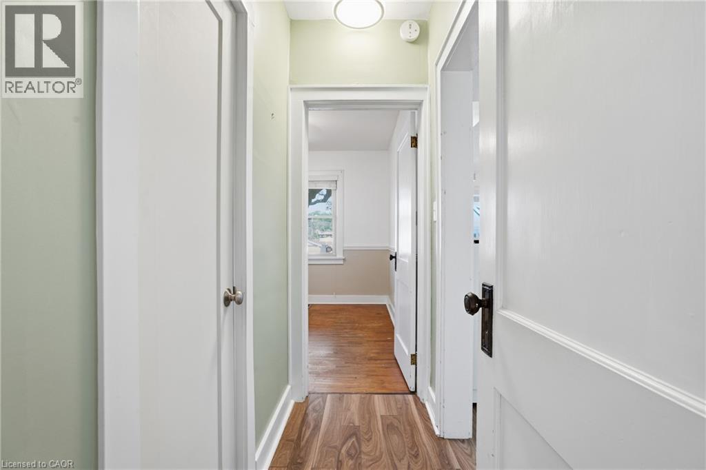 96 Paling Avenue, Hamilton, ON - Indoor Photo Showing Other Room