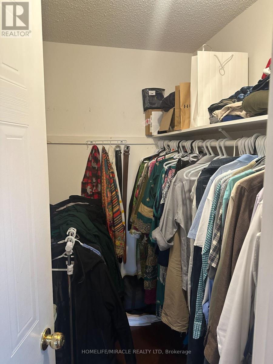 7200 Harding Crescent, Mississauga, ON - Indoor With Storage