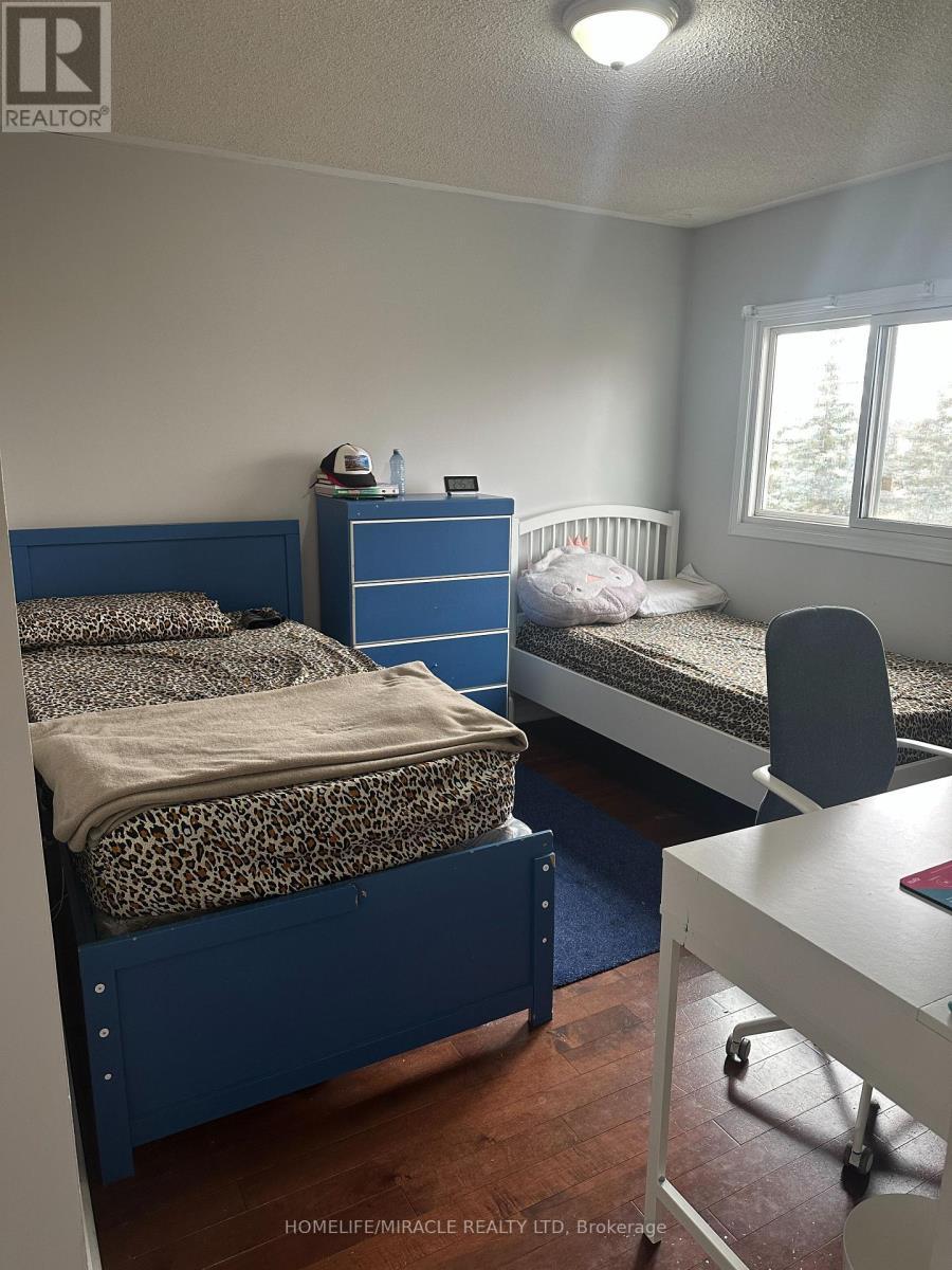7200 Harding Crescent, Mississauga, ON - Indoor Photo Showing Bedroom