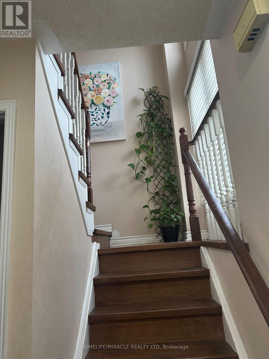 7200 Harding Crescent, Mississauga, ON - Indoor Photo Showing Other Room