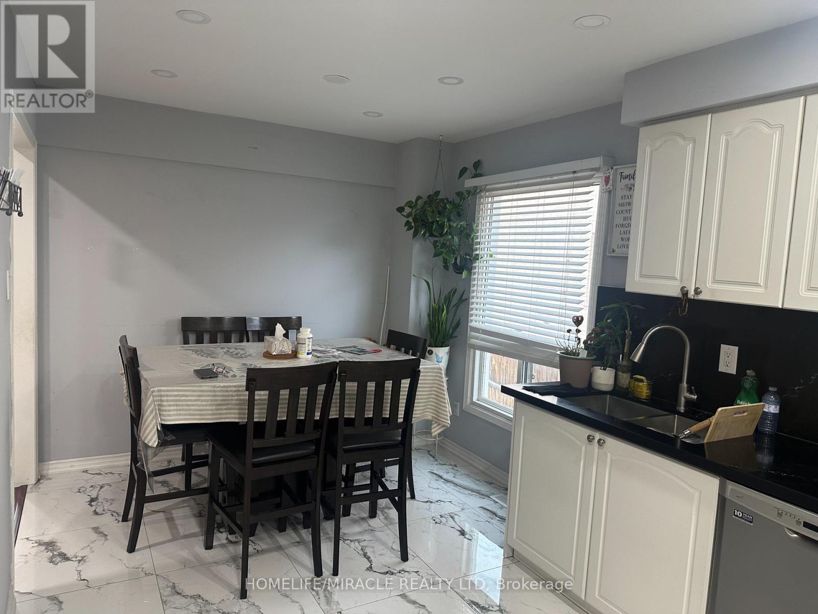 7200 Harding Crescent, Mississauga, ON - Indoor Photo Showing Dining Room