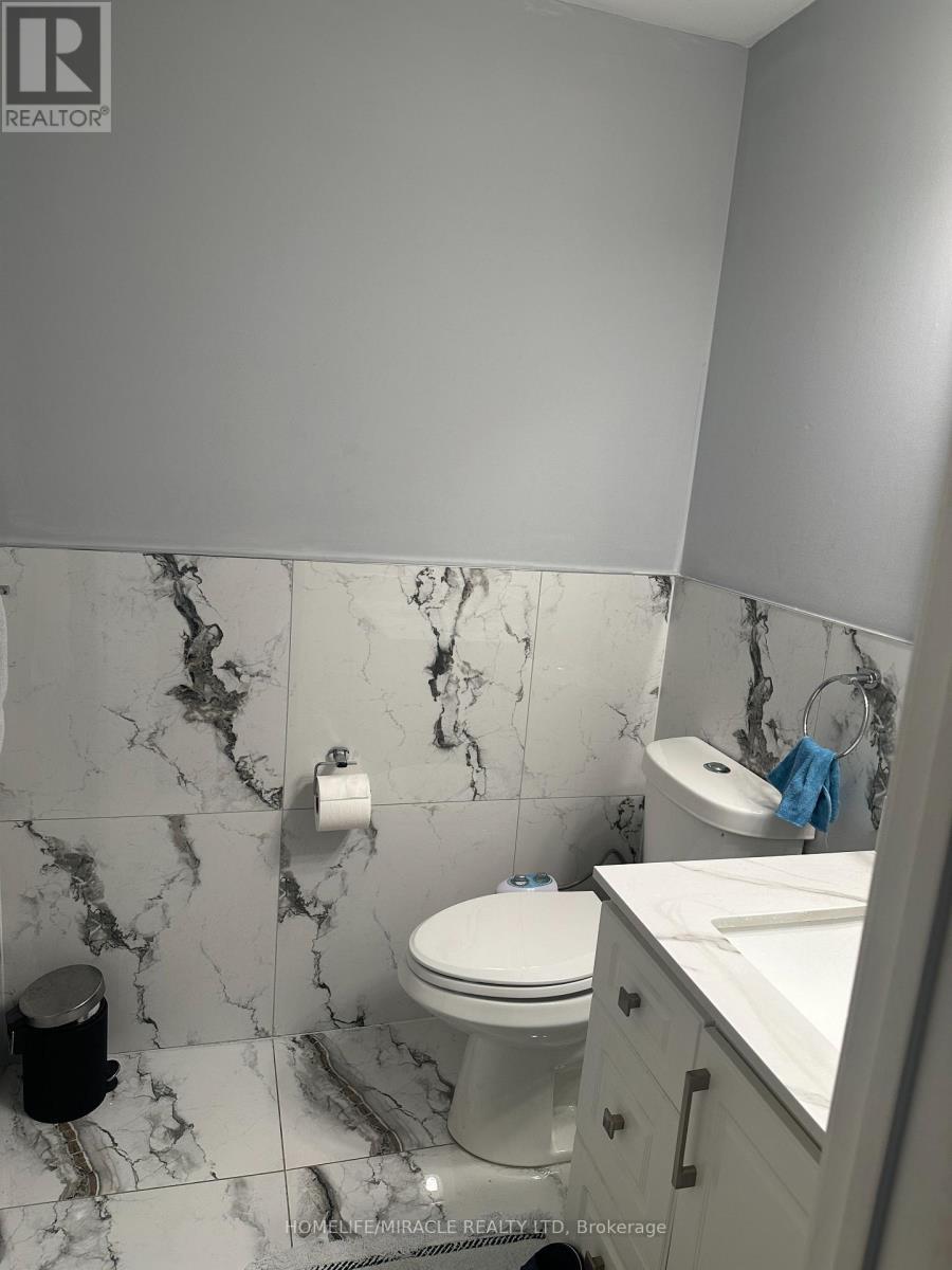 7200 Harding Crescent, Mississauga, ON - Indoor Photo Showing Bathroom