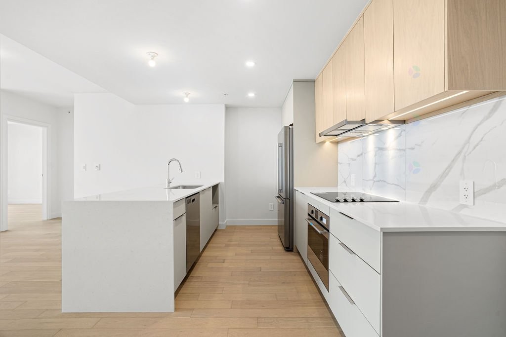 Cuisine - 1205-3671 Av. Jean-Béraud, Laval (Chomedey), QC - Indoor Photo Showing Kitchen With Upgraded Kitchen