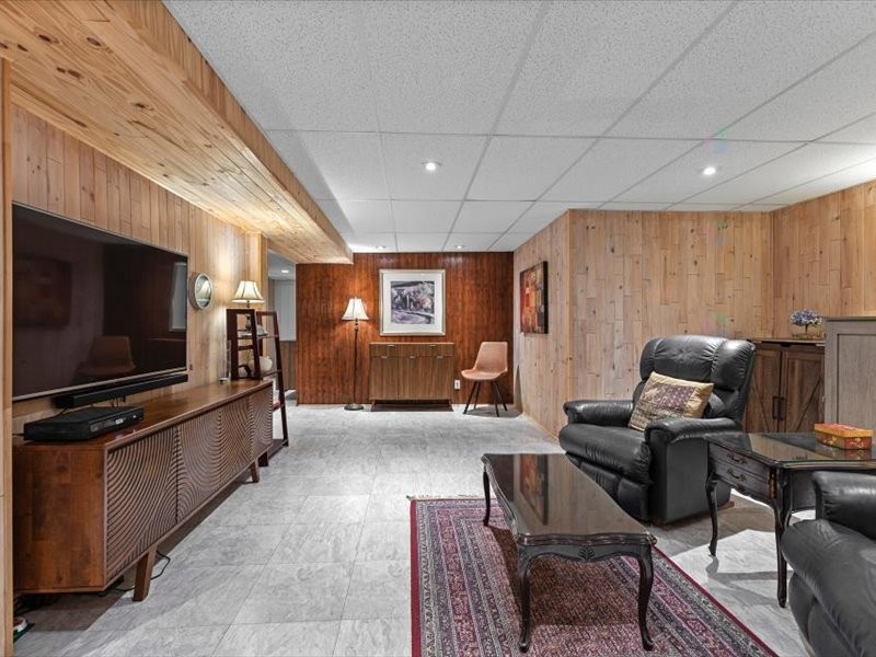 Salle familiale - 100 Ch. De La Seigneurie, Rigaud, QC - Indoor