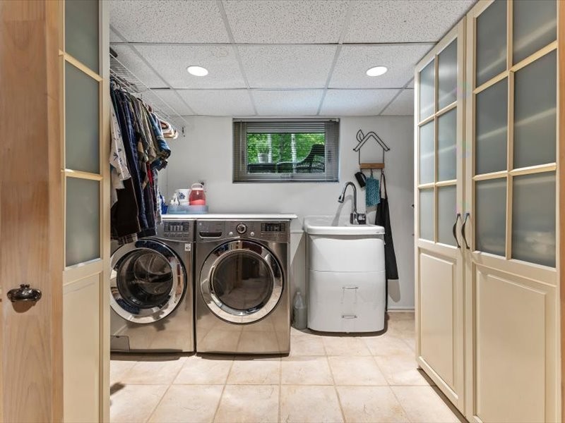 Salle de lavage - 100 Ch. De La Seigneurie, Rigaud, QC - Indoor Photo Showing Laundry Room