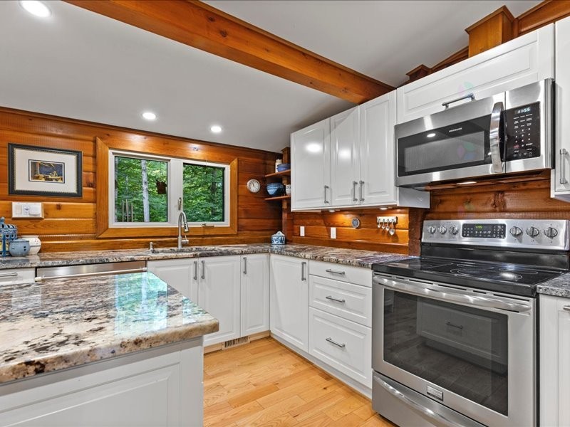 Cuisine - 100 Ch. De La Seigneurie, Rigaud, QC - Indoor Photo Showing Kitchen