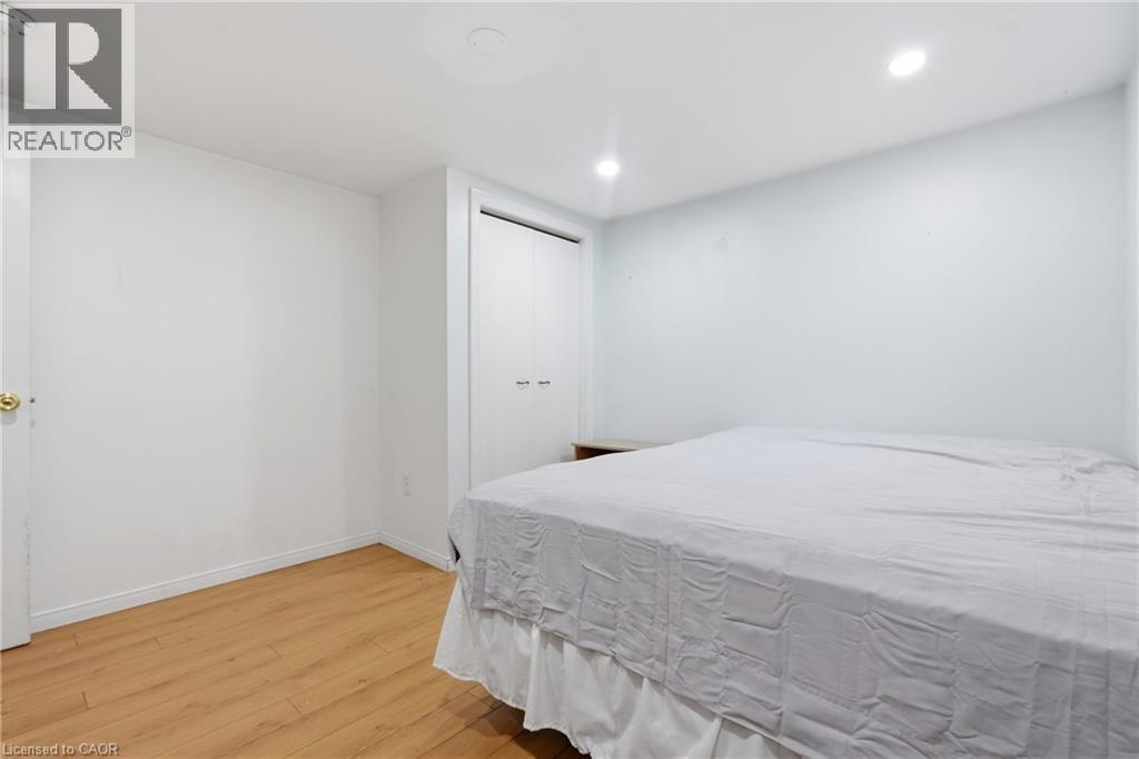 38 High Street, Waterloo, ON - Indoor Photo Showing Bedroom