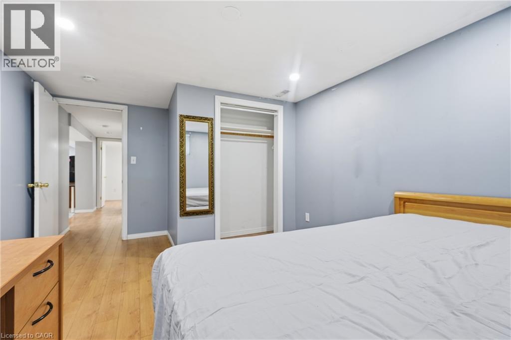 38 High Street, Waterloo, ON - Indoor Photo Showing Bedroom