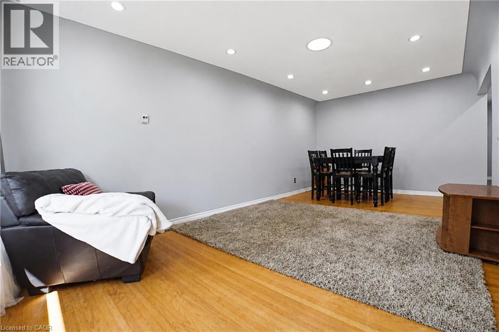 38 High Street, Waterloo, ON - Indoor Photo Showing Other Room
